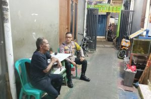 Sambang Pos Kamling: Bhabinkamtibmas Kampung Rawa Giatkan Pengawasan dan Keamanan, Termasuk Patroli Rumah Kosong Ditinggal Mudik